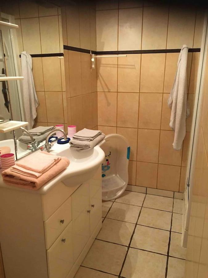 Maison Au Calme Proche Des Cures Appartement Jonzac Buitenkant foto