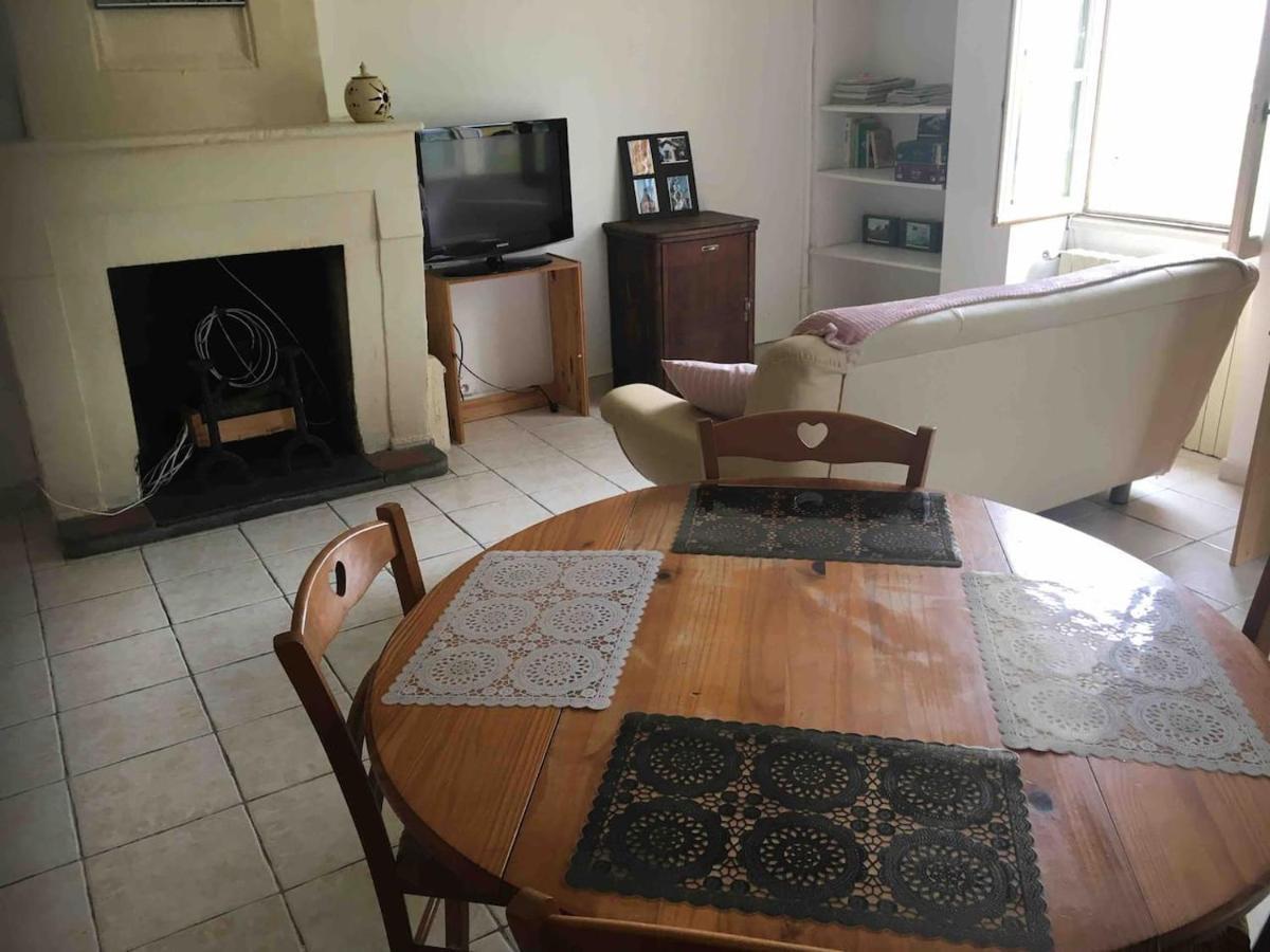 Maison Au Calme Proche Des Cures Appartement Jonzac Buitenkant foto